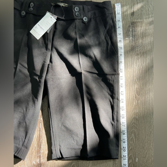 Vertigo ✨ Black, Mid Rise Bermuda Shorts 🖤 - Picture 3 of 8